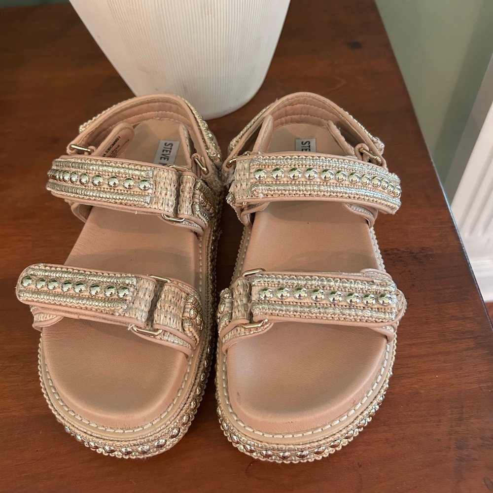 Steve Madden Beaded Platform Sandals in Beige - Picture 5 of 9